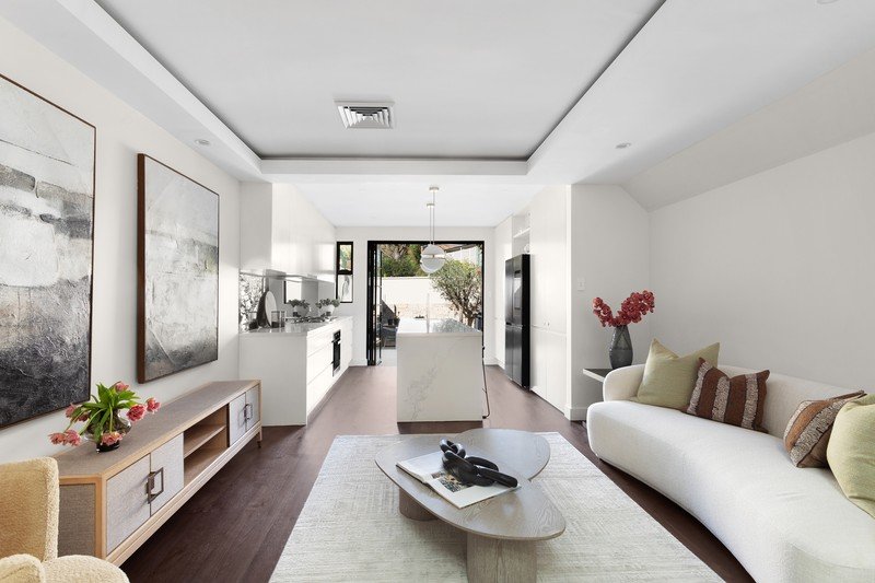 15 Pearce St